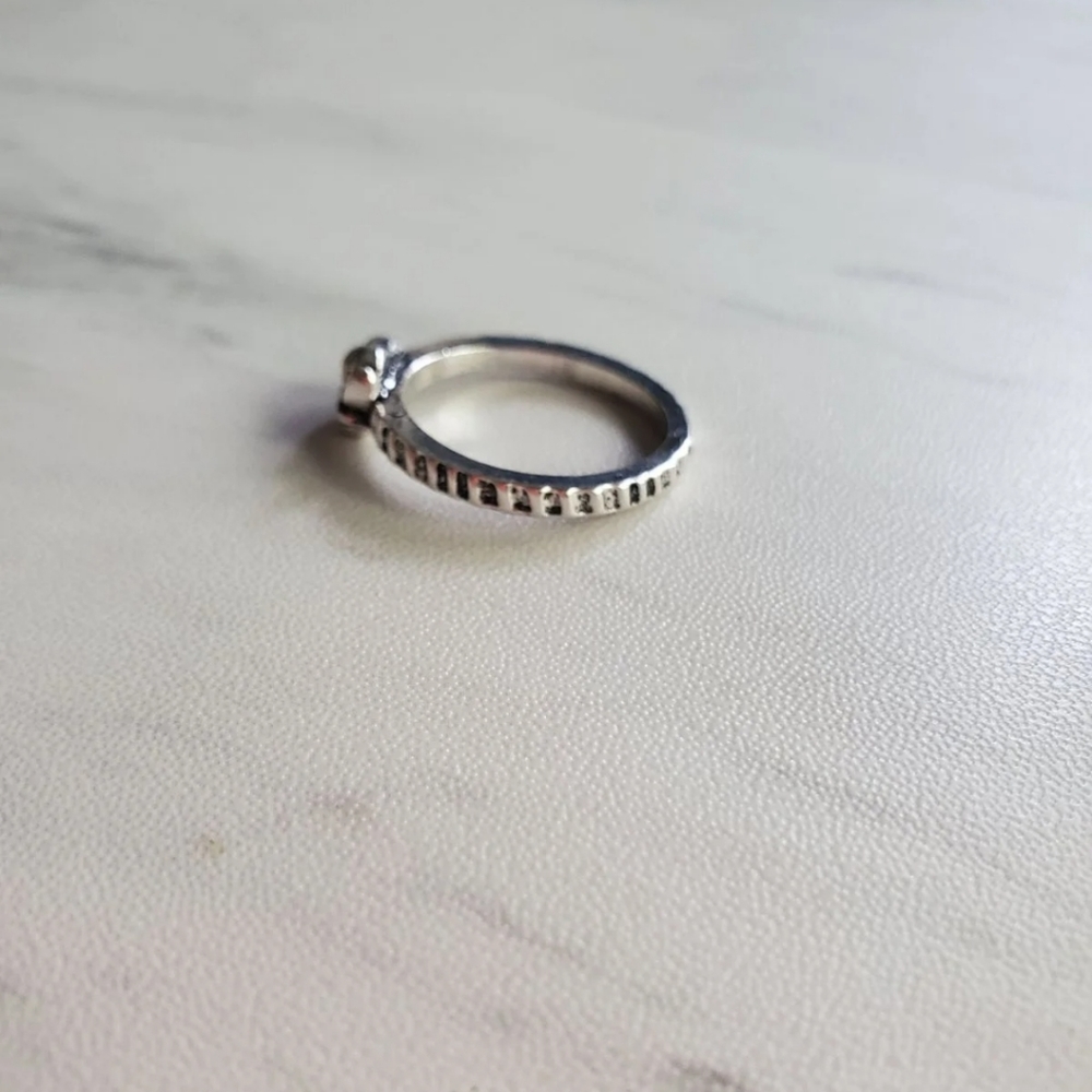 Size 8 Elephant Ring - Picture 5 of 7